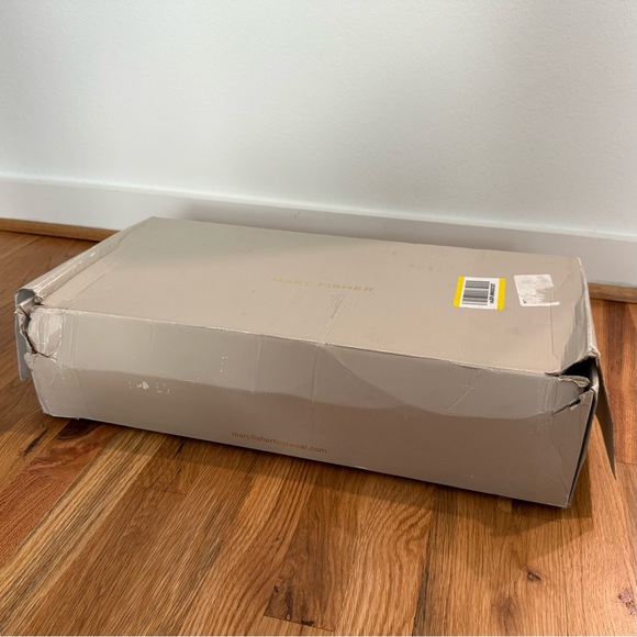 NWB Marc Fisher Retie2 Over-the-Knee Snake Print Boots – 7M – NEW With Box - Picture 9 of 9